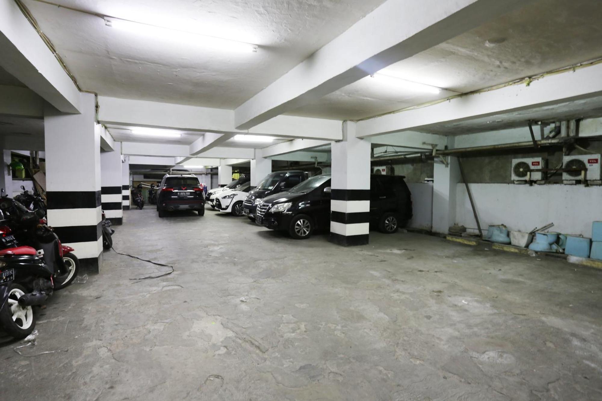 โอโย 3865 วิสมา เนียกา Hotel จาการ์ตา ภายนอก รูปภาพ