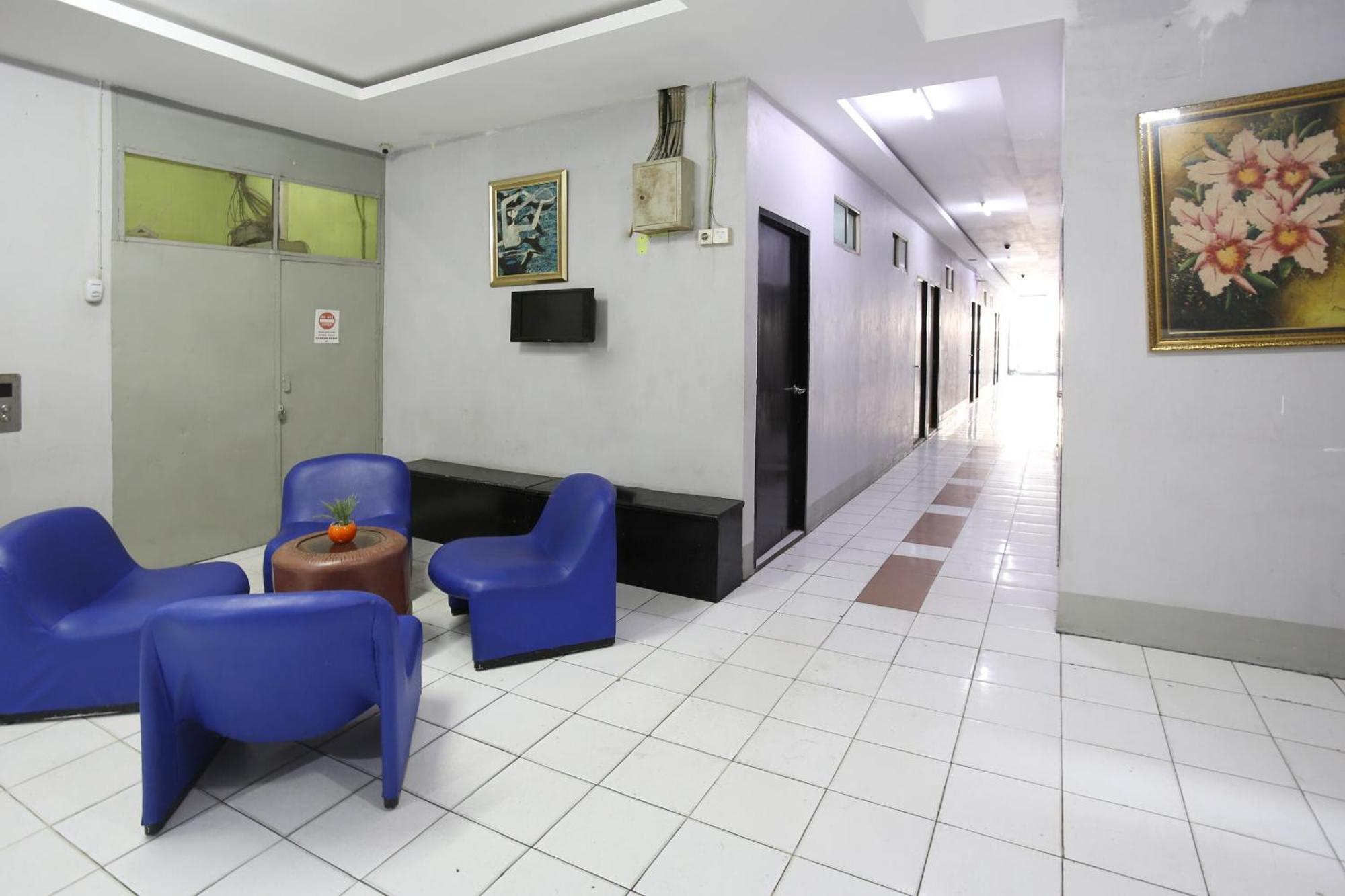 โอโย 3865 วิสมา เนียกา Hotel จาการ์ตา ภายนอก รูปภาพ
